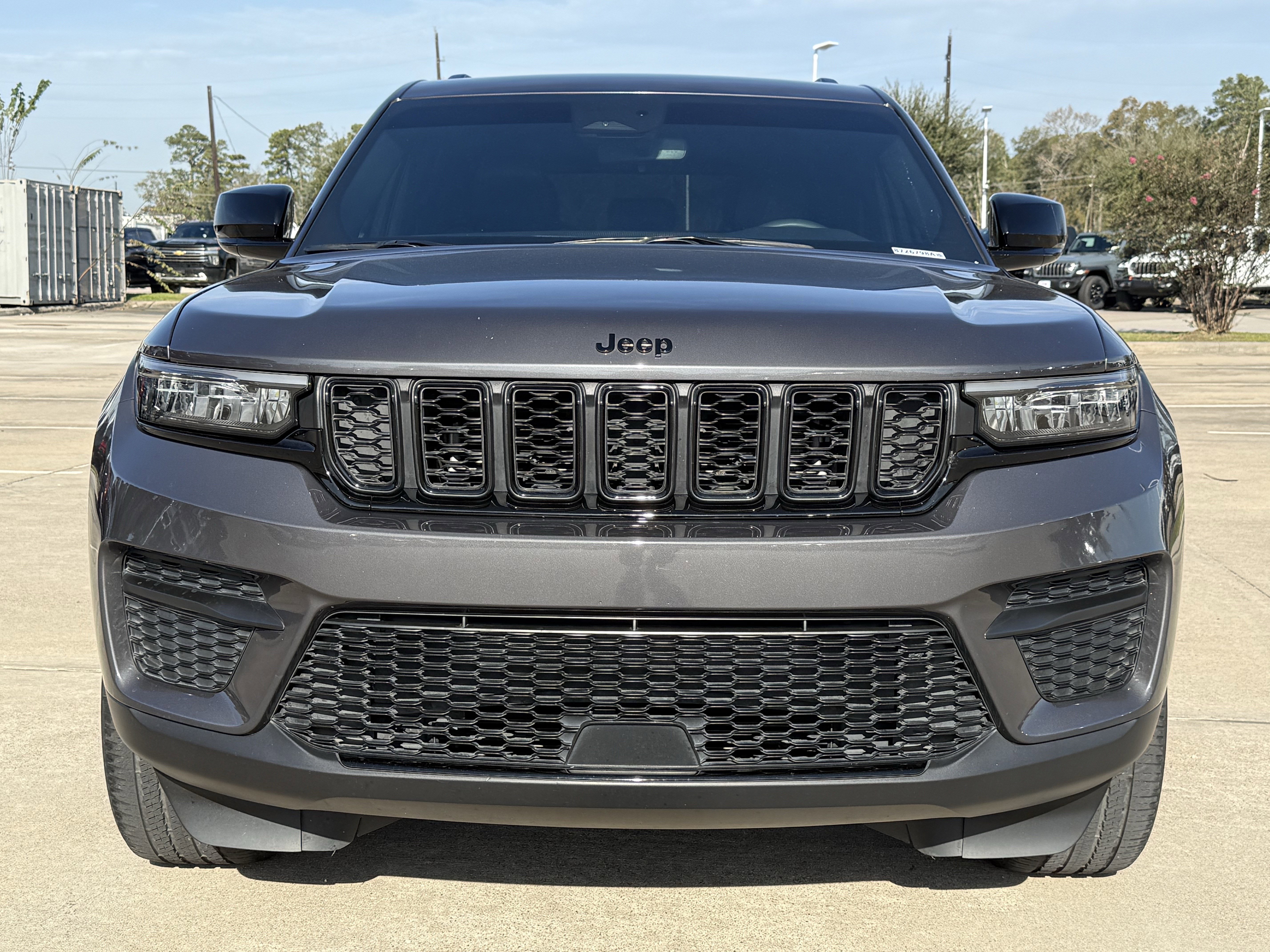 Used 2023 Jeep Grand Cherokee Altitude image 10