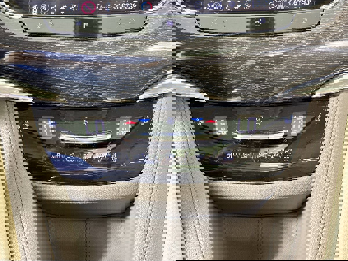 Used 2020 Cadillac XT6 Premium Luxury image 15