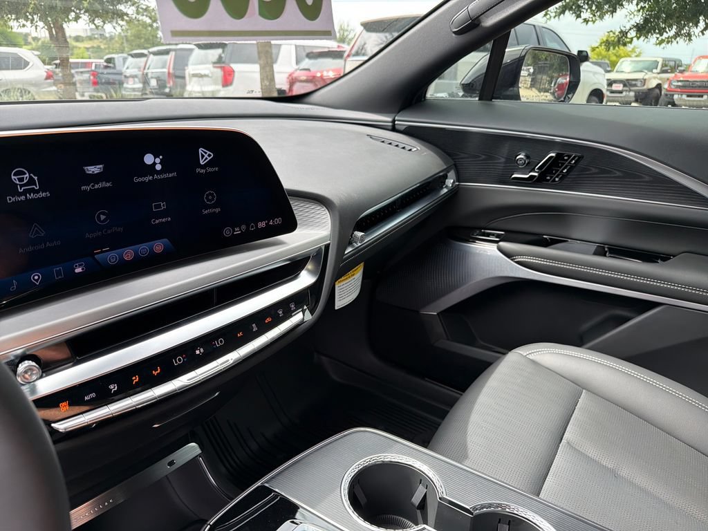 New 2026 Cadillac Lyriq Signature Sport w/ LPO, Floor Liner Package RWD image 24