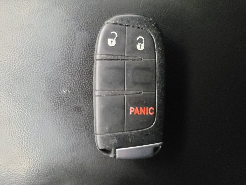 Used 2021 Jeep Grand Cherokee Laredo image 32