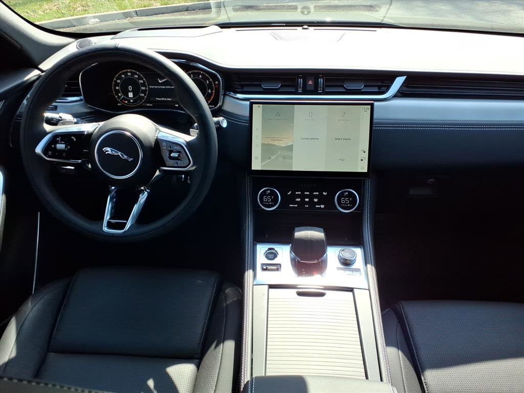 New 2026 Jaguar F-PACE R-Dynamic S image 4