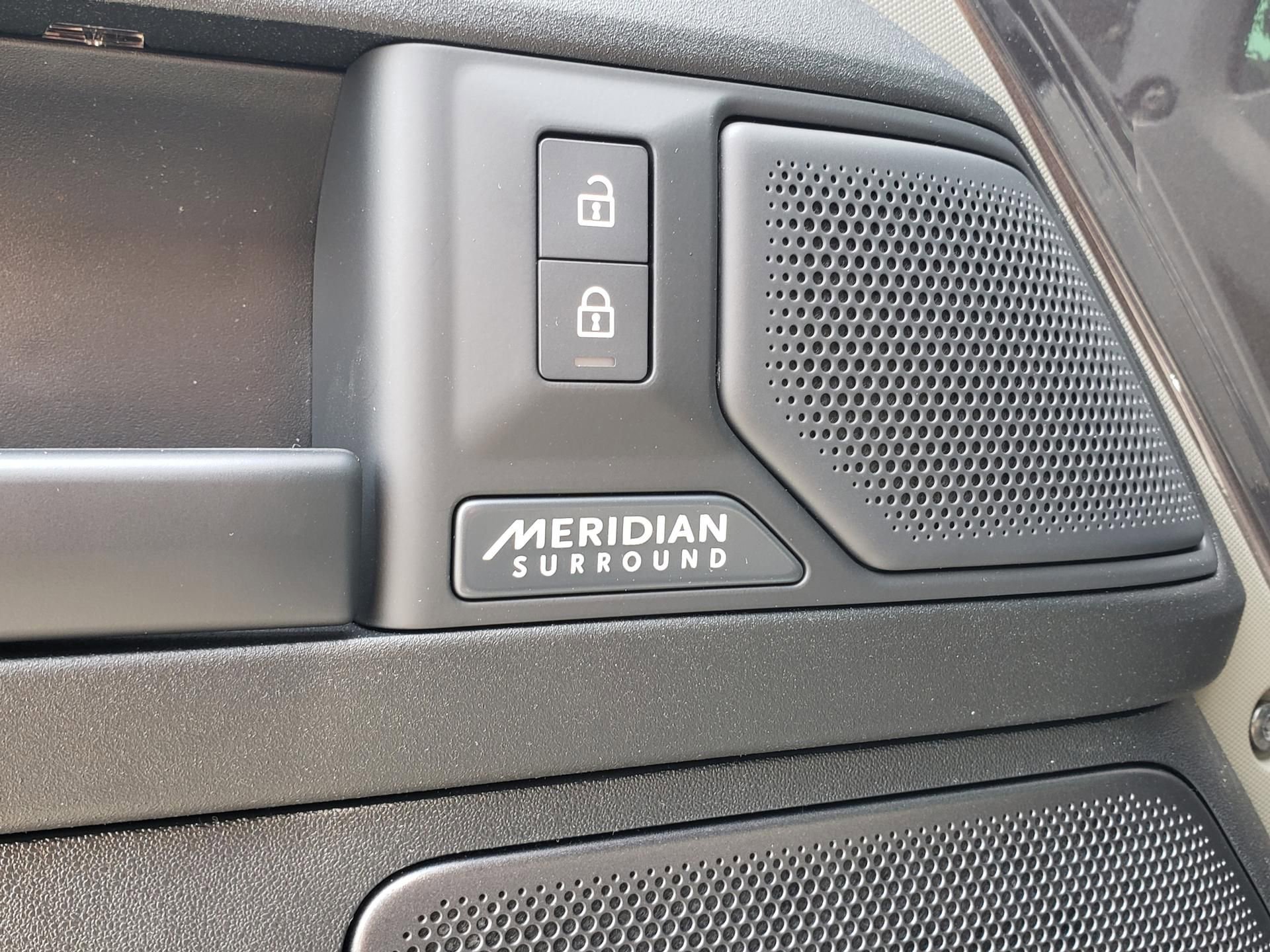 New 2026 Land Rover Defender 110 AWD/4WD image 21