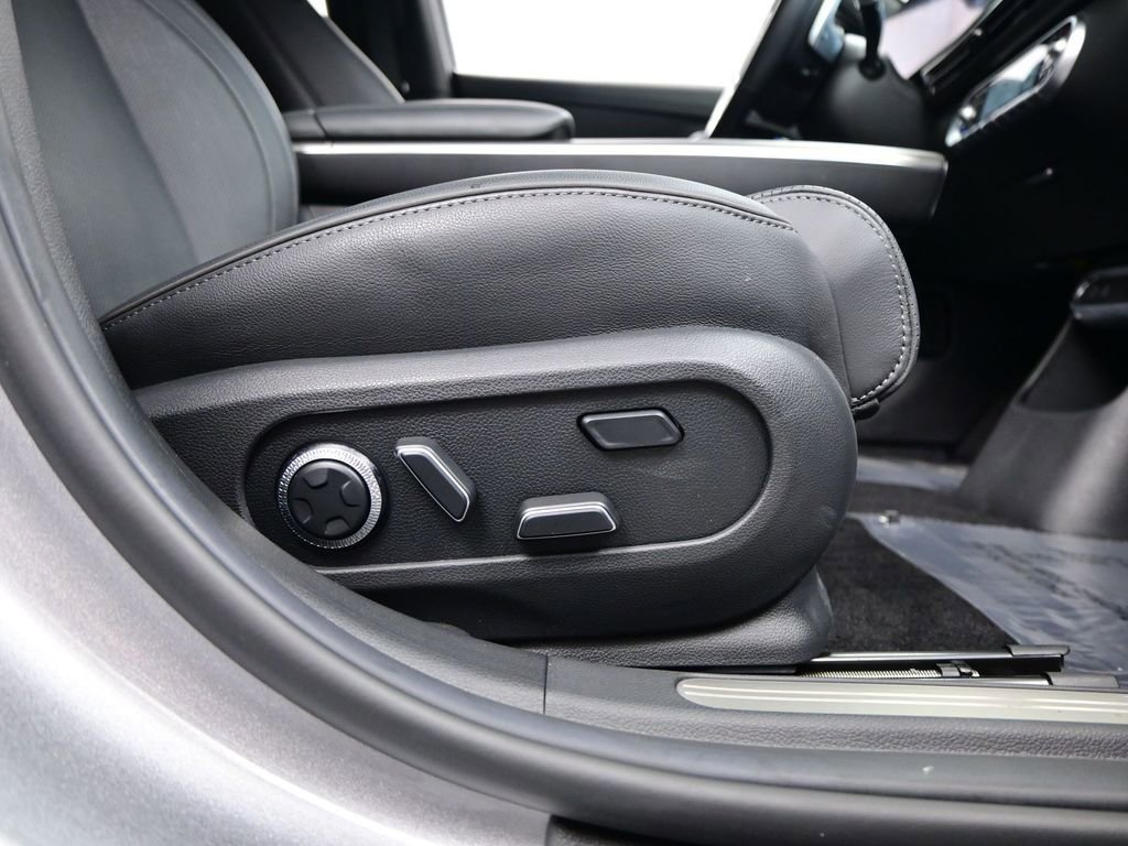 Used 2025 Genesis GV60 Advanced image 34