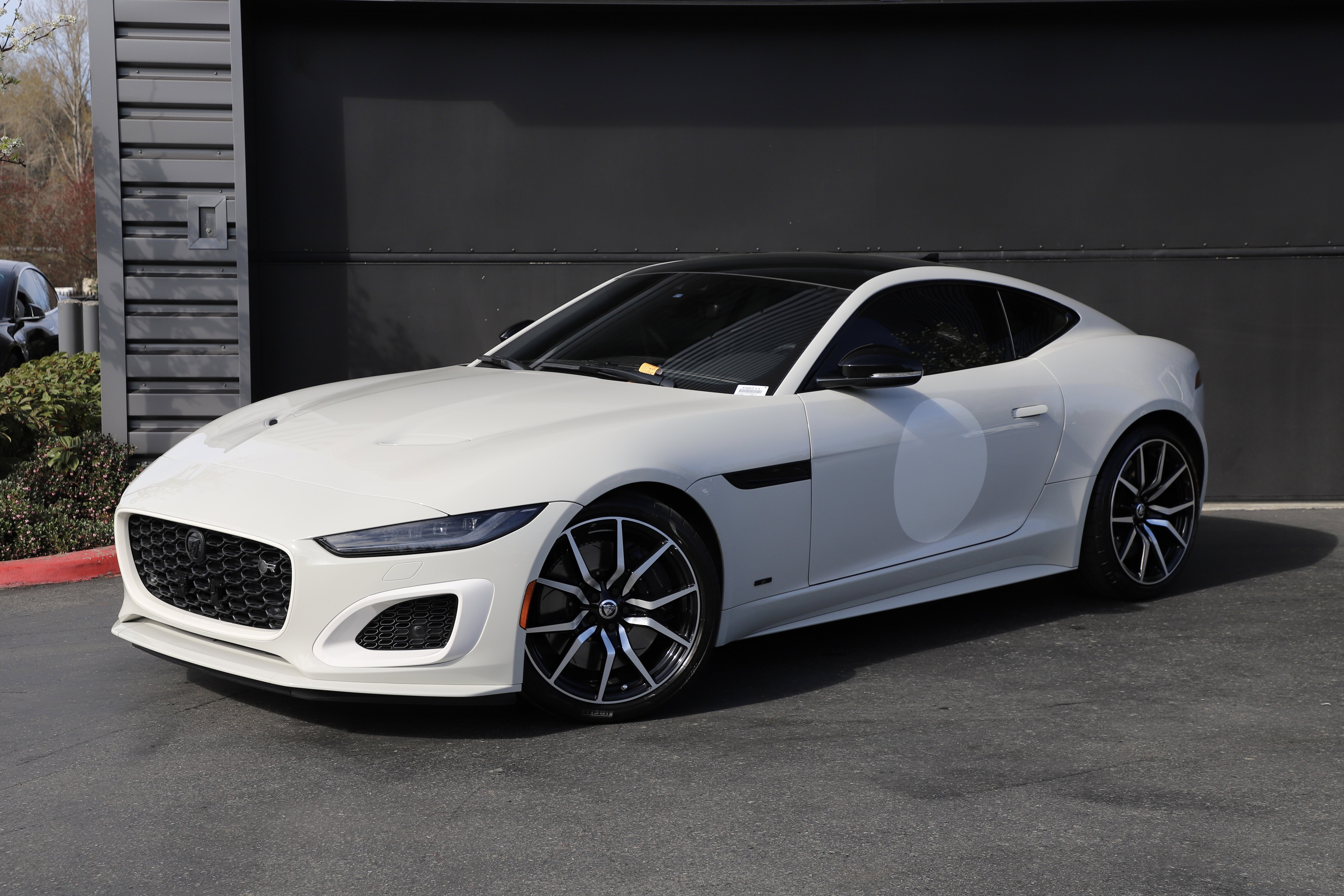 Used 2024 Jaguar F-TYPE R image 1