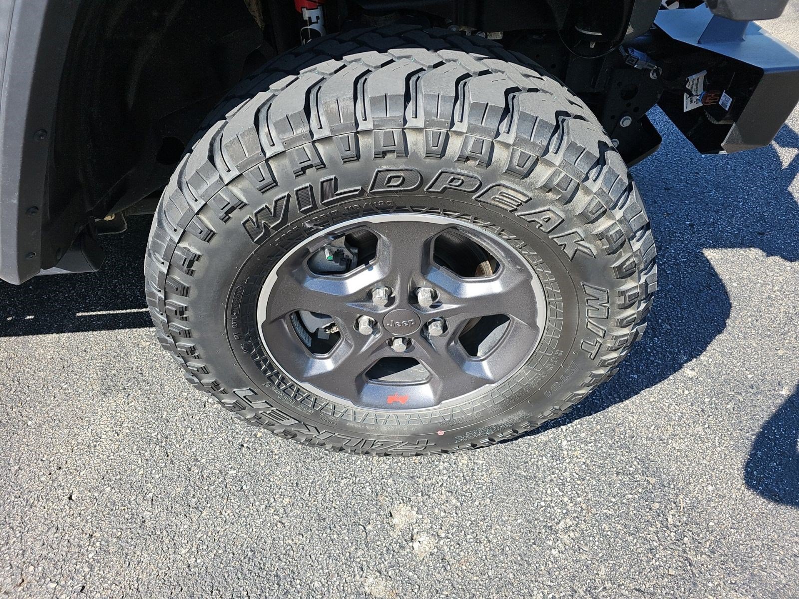 Used 2020 Jeep Gladiator Rubicon w/ LED Lighting Group AWD/4WD image 10