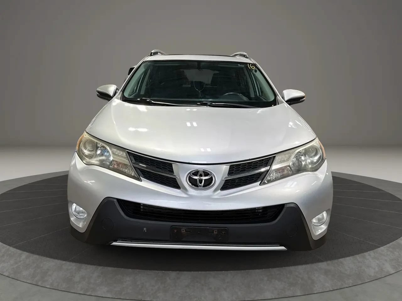 Used 2014 Toyota RAV4 XLE AWD/4WD image 2