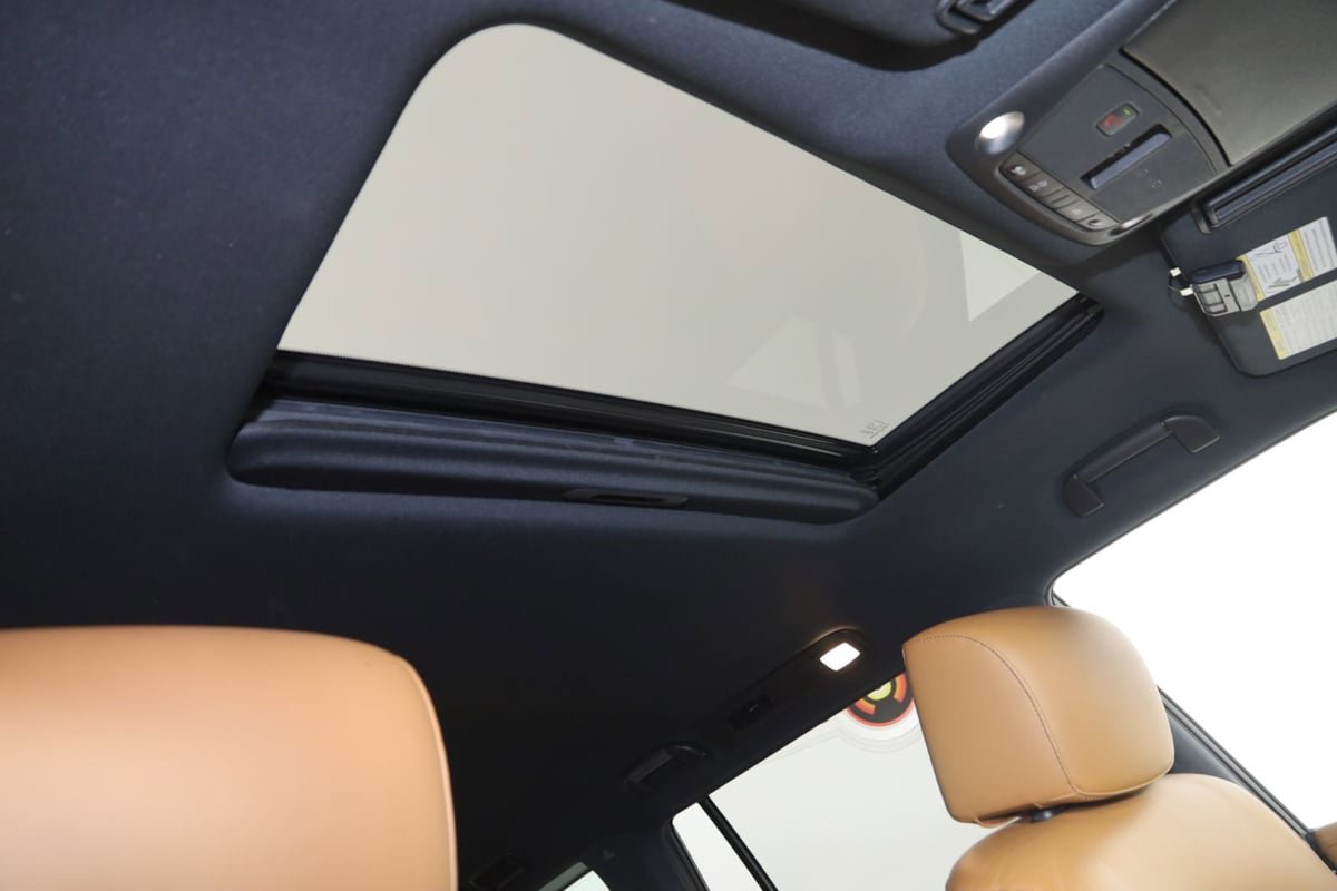 Used 2023 INFINITI QX80 Sensory w/ Cargo Package AWD/4WD image 12