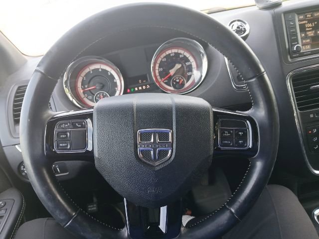 Used 2017 Dodge Grand Caravan SXT w/ Blacktop Package FWD image 11