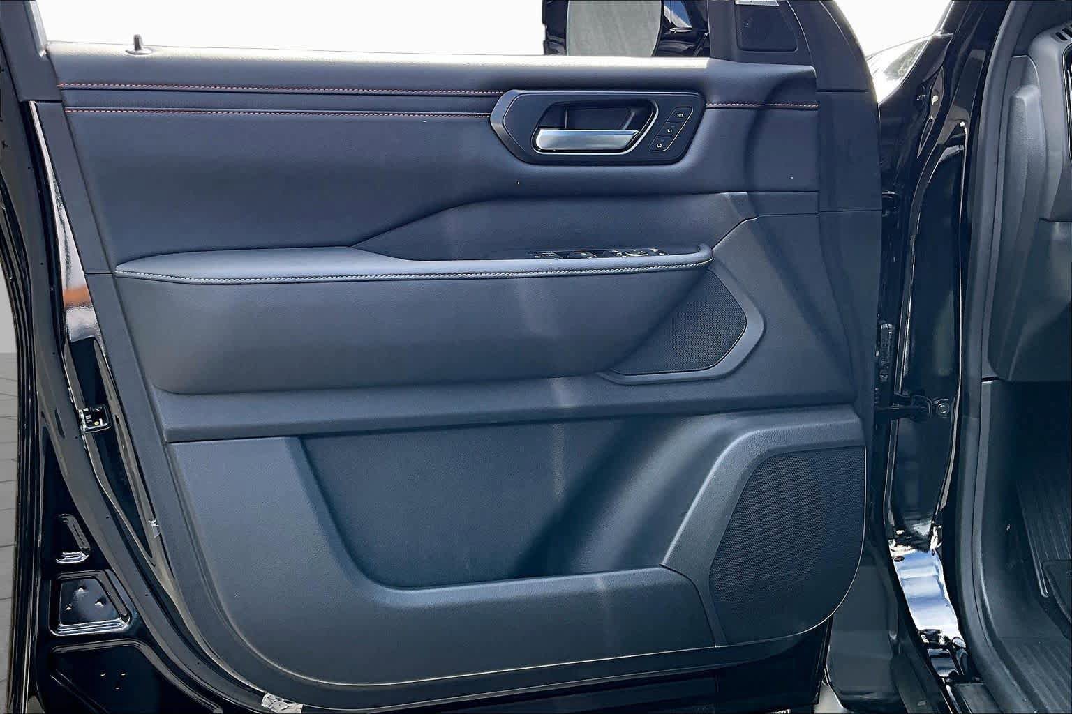 New 2026 Nissan Armada PRO-4X AWD/4WD image 10