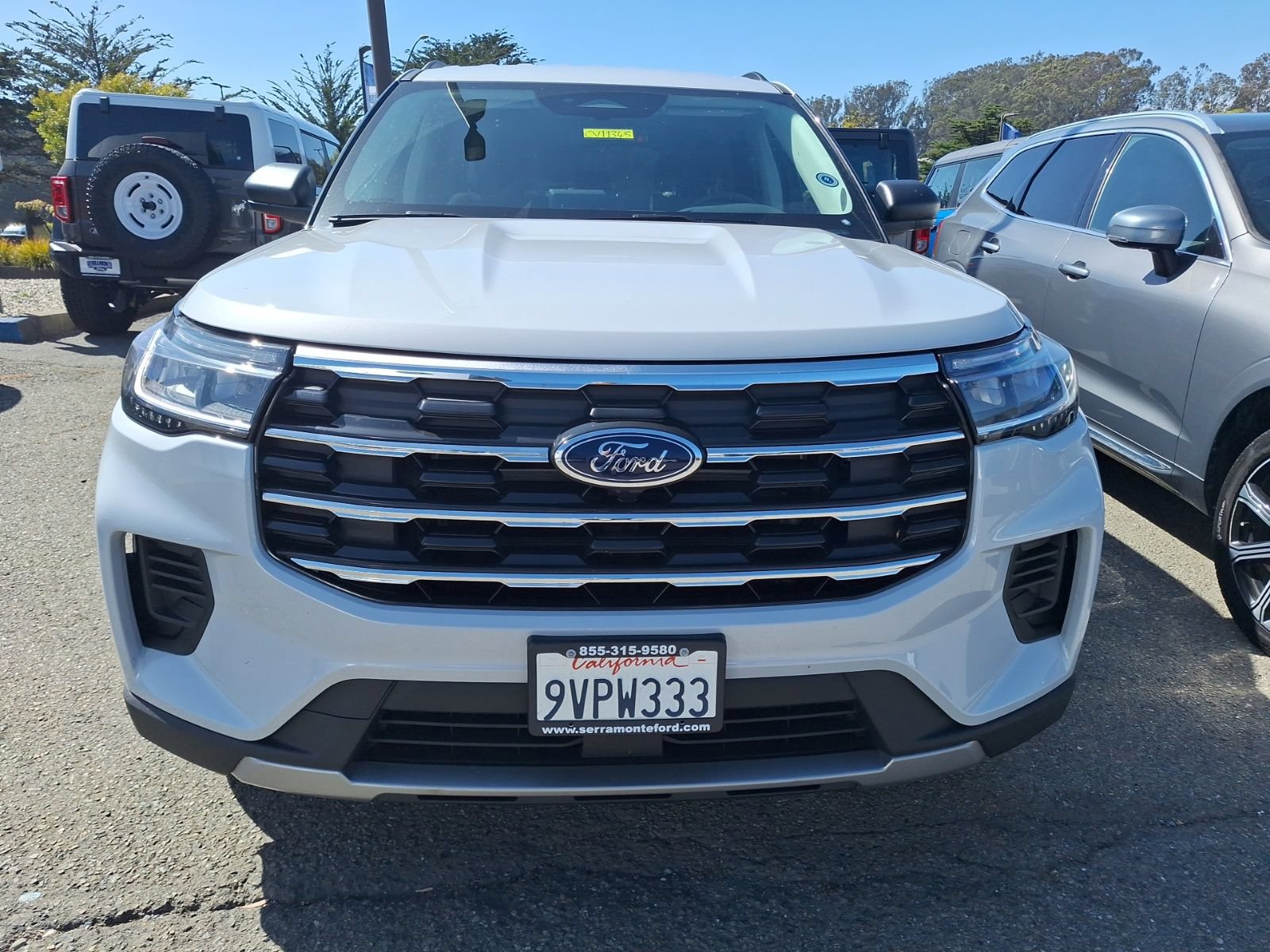 Used 2026 Ford Explorer Active RWD image 2