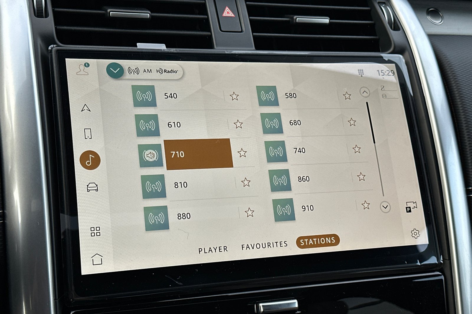New 2025 Land Rover Discovery Dynamic SE AWD/4WD image 17