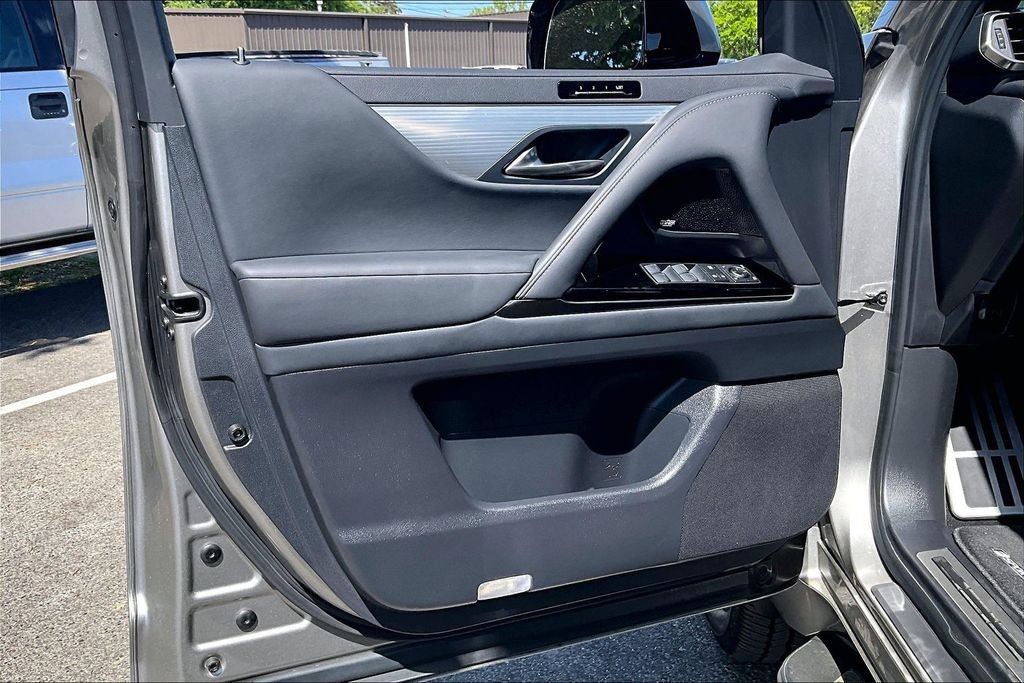 Used 2023 Lexus LX 600 F Sport AWD/4WD image 16