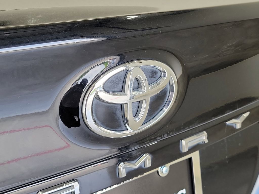 Used 2022 Toyota Camry LE FWD image 9