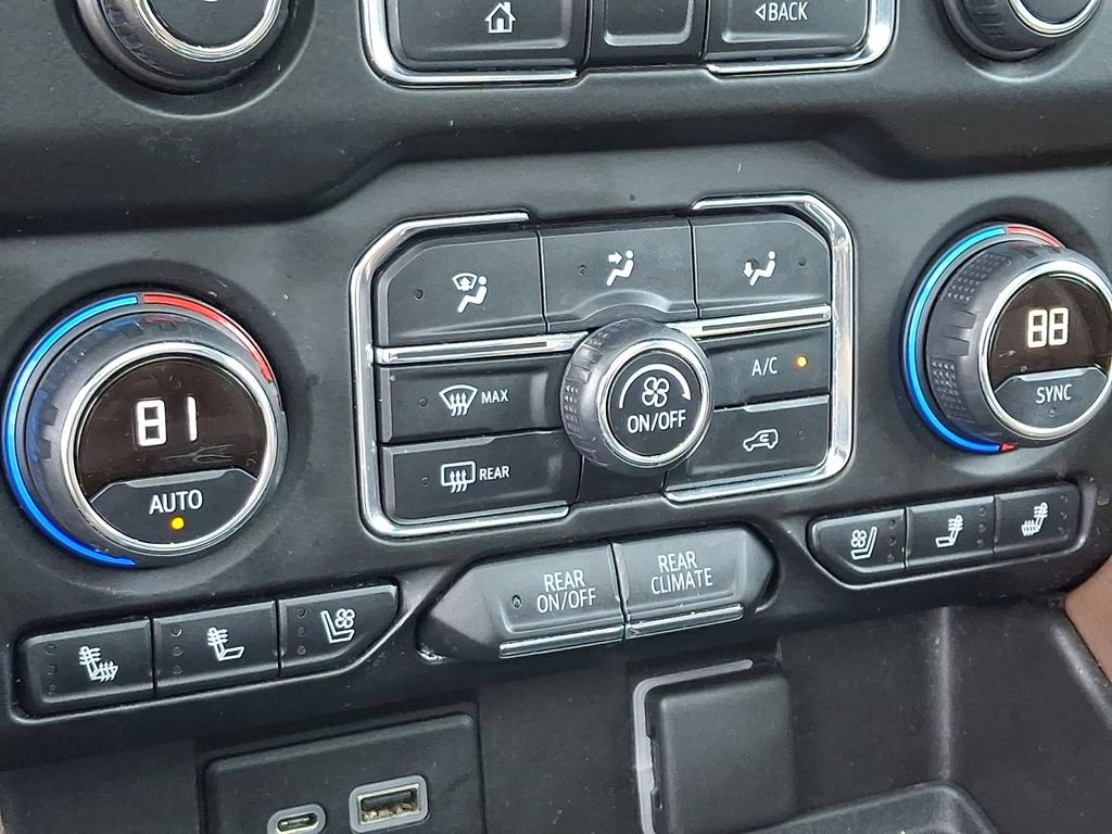 Certified 2021 Chevrolet Suburban High Country AWD/4WD image 16