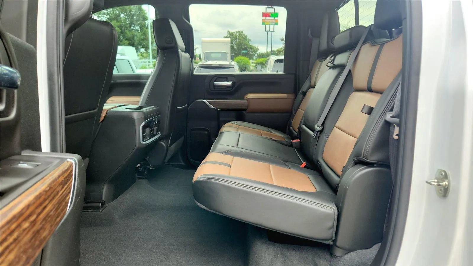 Used 2021 Chevrolet Silverado 3500 High Country AWD/4WD image 31