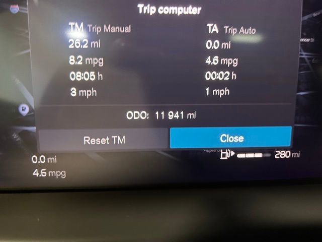 Used 2025 Volvo V60 B5 Cross Country Plus image 14