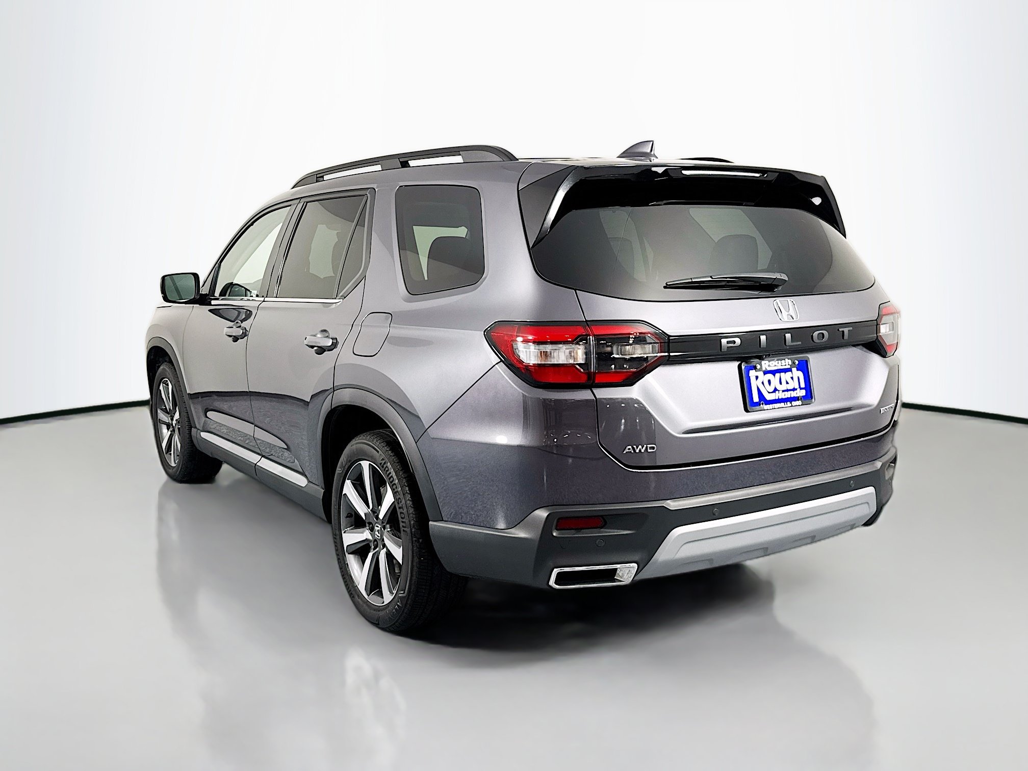 Certified 2023 Honda Pilot Touring image 7