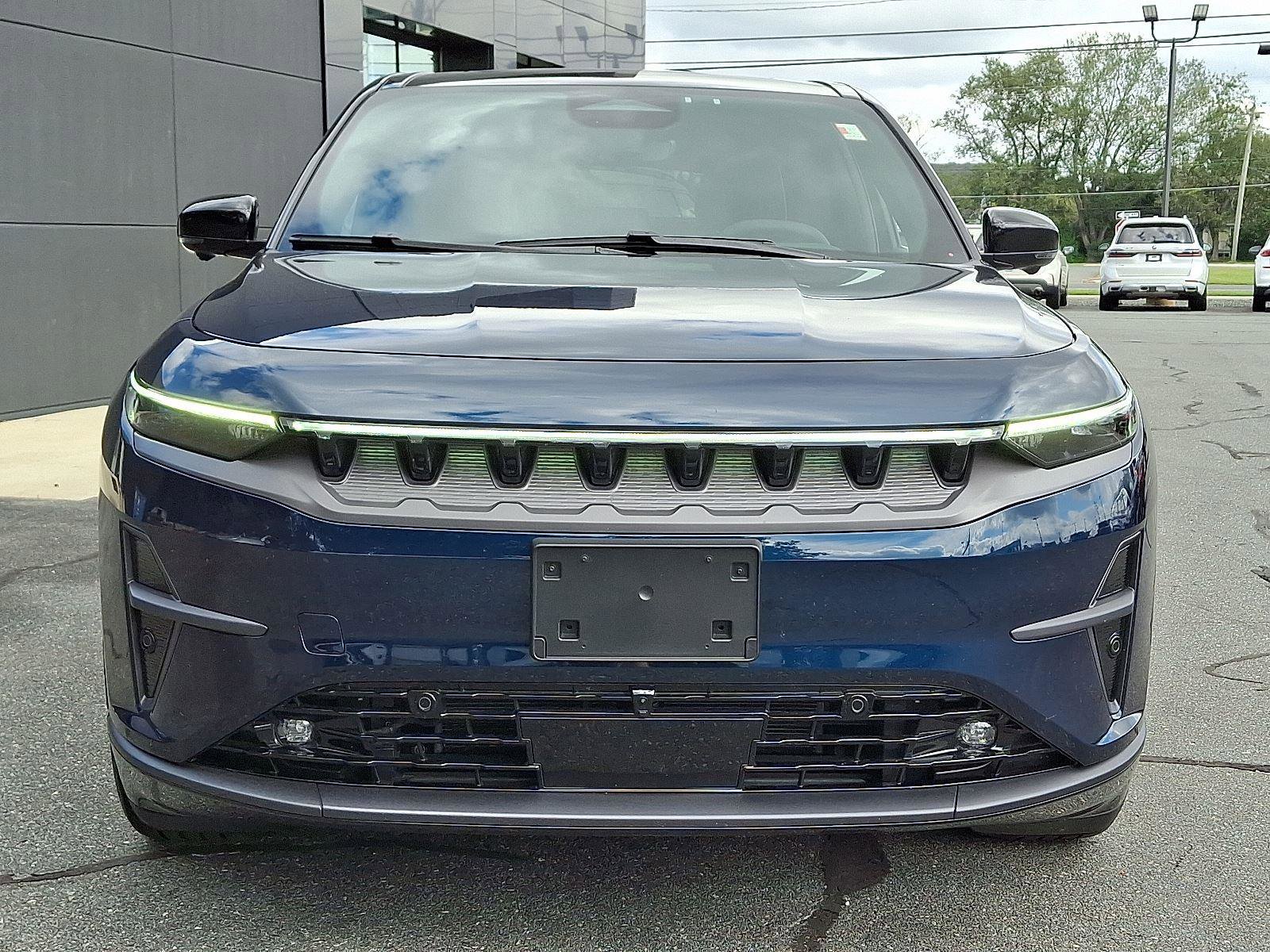 Used 2025 Jeep Wagoneer Limited image 2