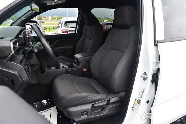 Used 2025 Toyota Tacoma SR AWD/4WD image 18