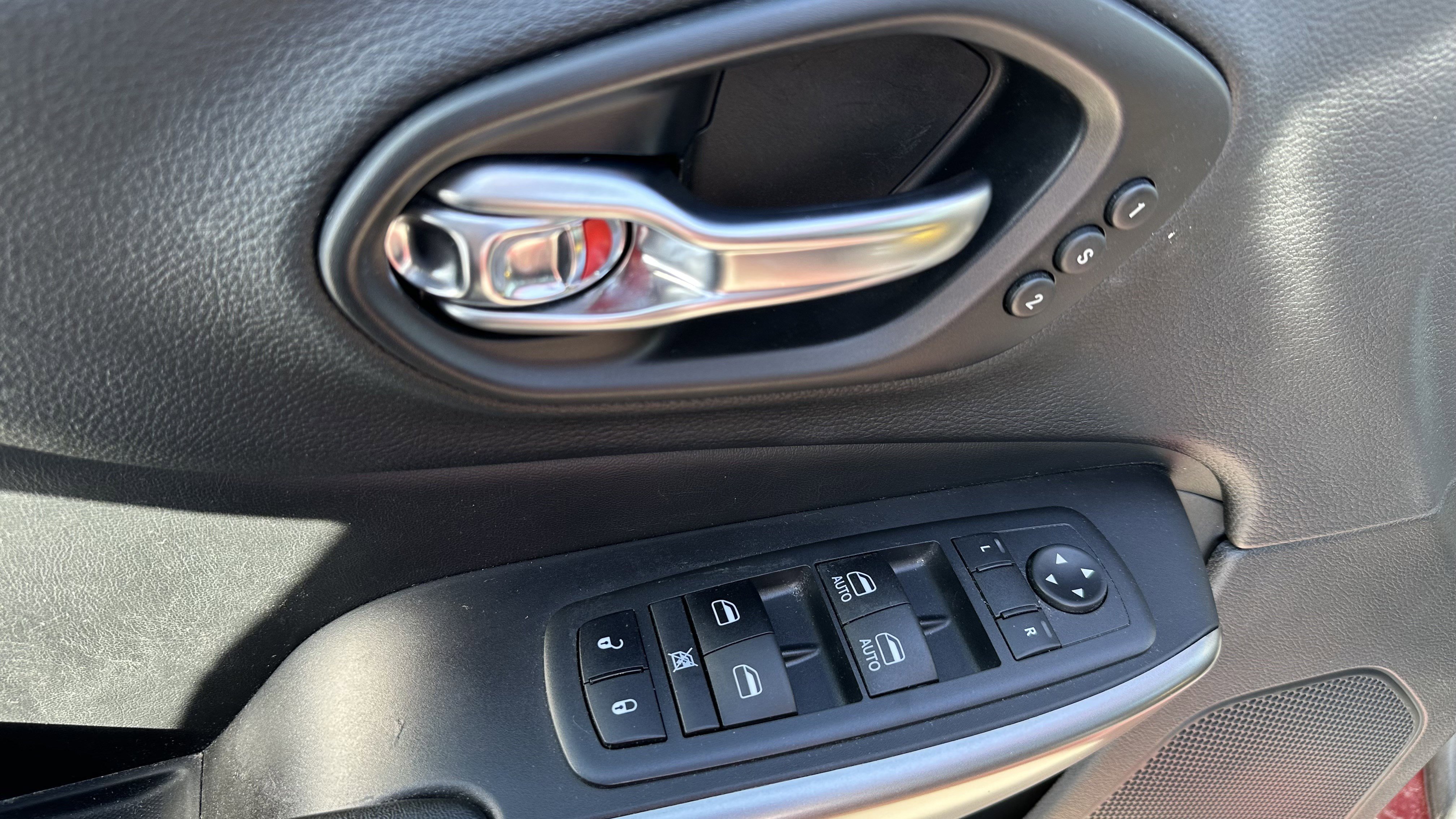 Used 2020 Jeep Cherokee High Altitude image 17