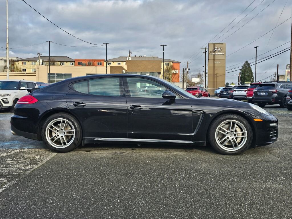 Used 2016 Porsche Panamera 4S image 9