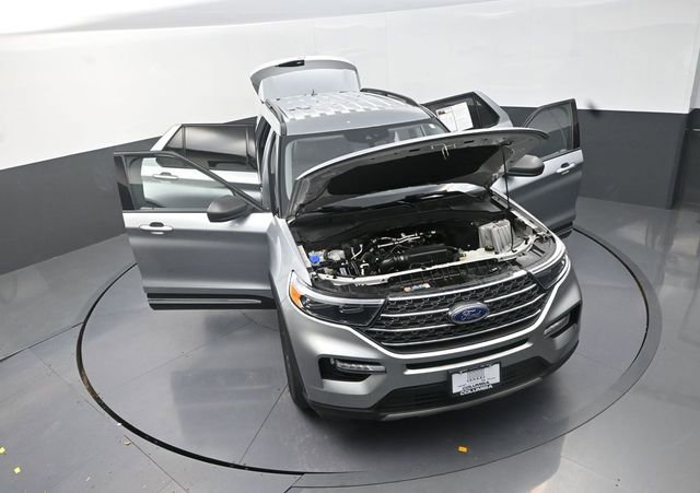 Used 2024 Ford Explorer XLT w/ Equipment Group 202A image 28