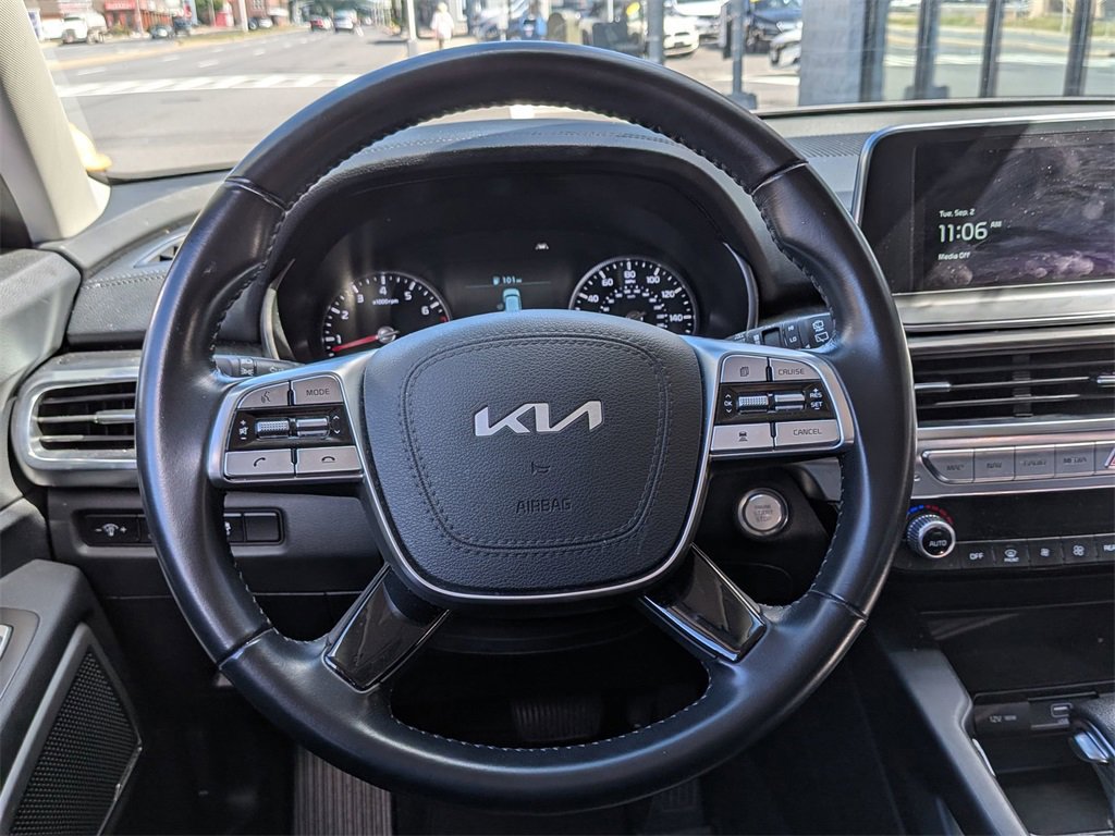 Certified 2022 Kia Telluride LX image 15