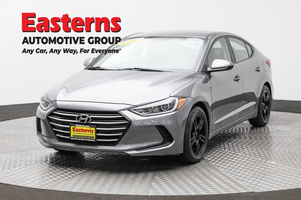 Used 2017 Hyundai Elantra SE w/ Cargo Package image 1