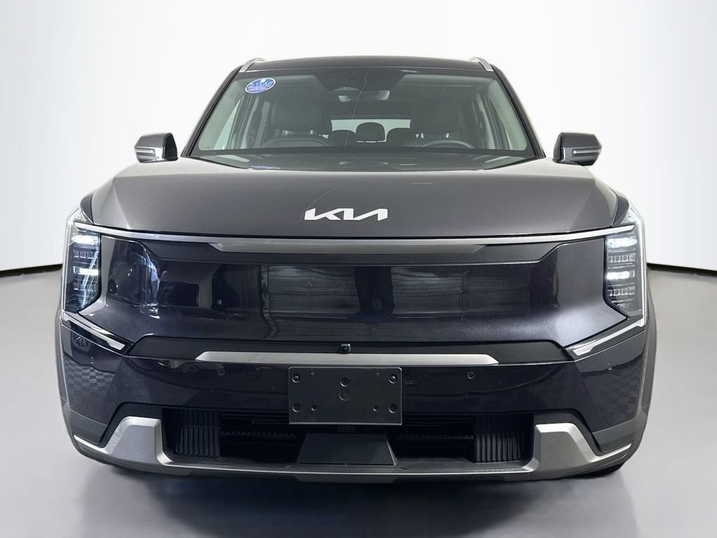 Used 2026 Kia EV9 Wind AWD/4WD image 2