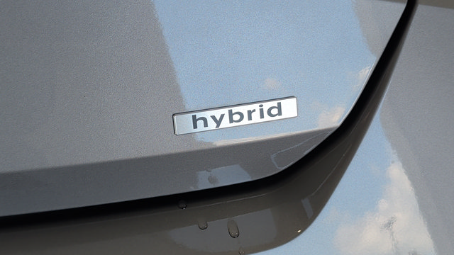 Certified 2025 Hyundai Elantra Limited FWD image 40