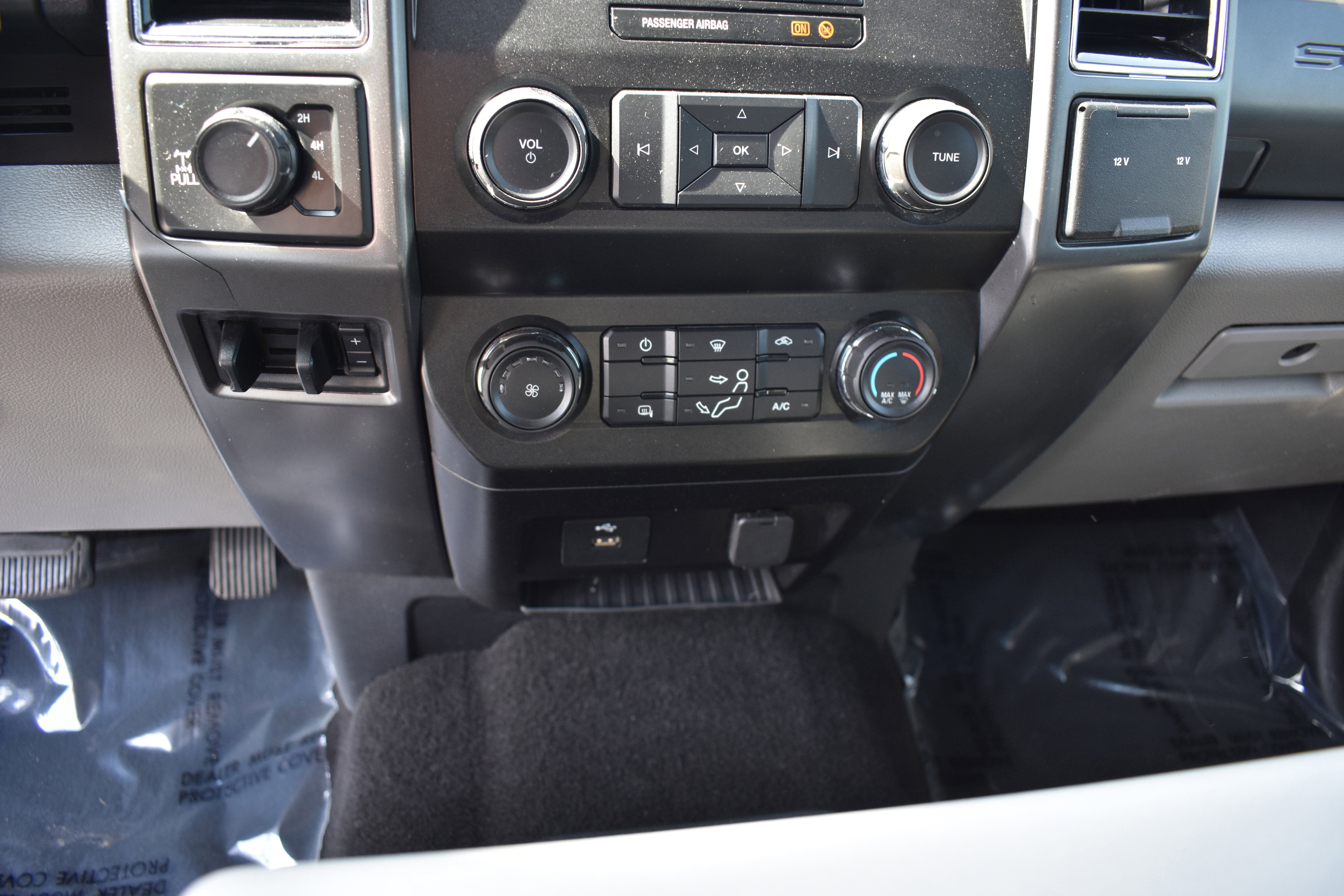 Used 2019 Ford F250 XLT w/ FX4 Off-Road Package image 20