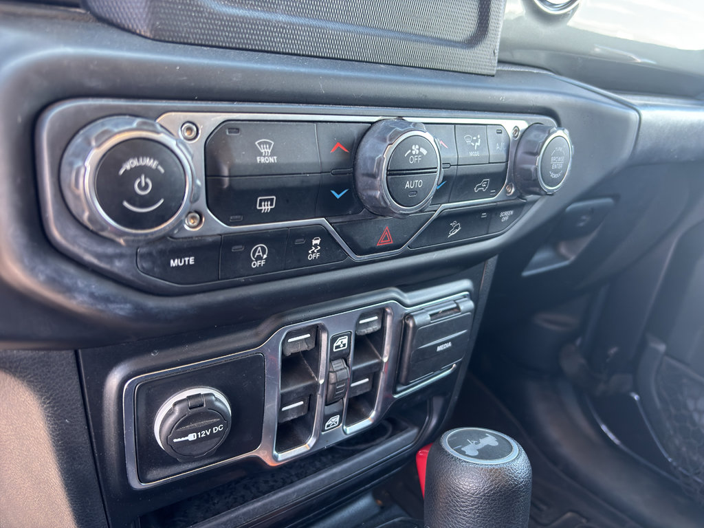 Used 2020 Jeep Wrangler Unlimited Sahara AWD/4WD image 21