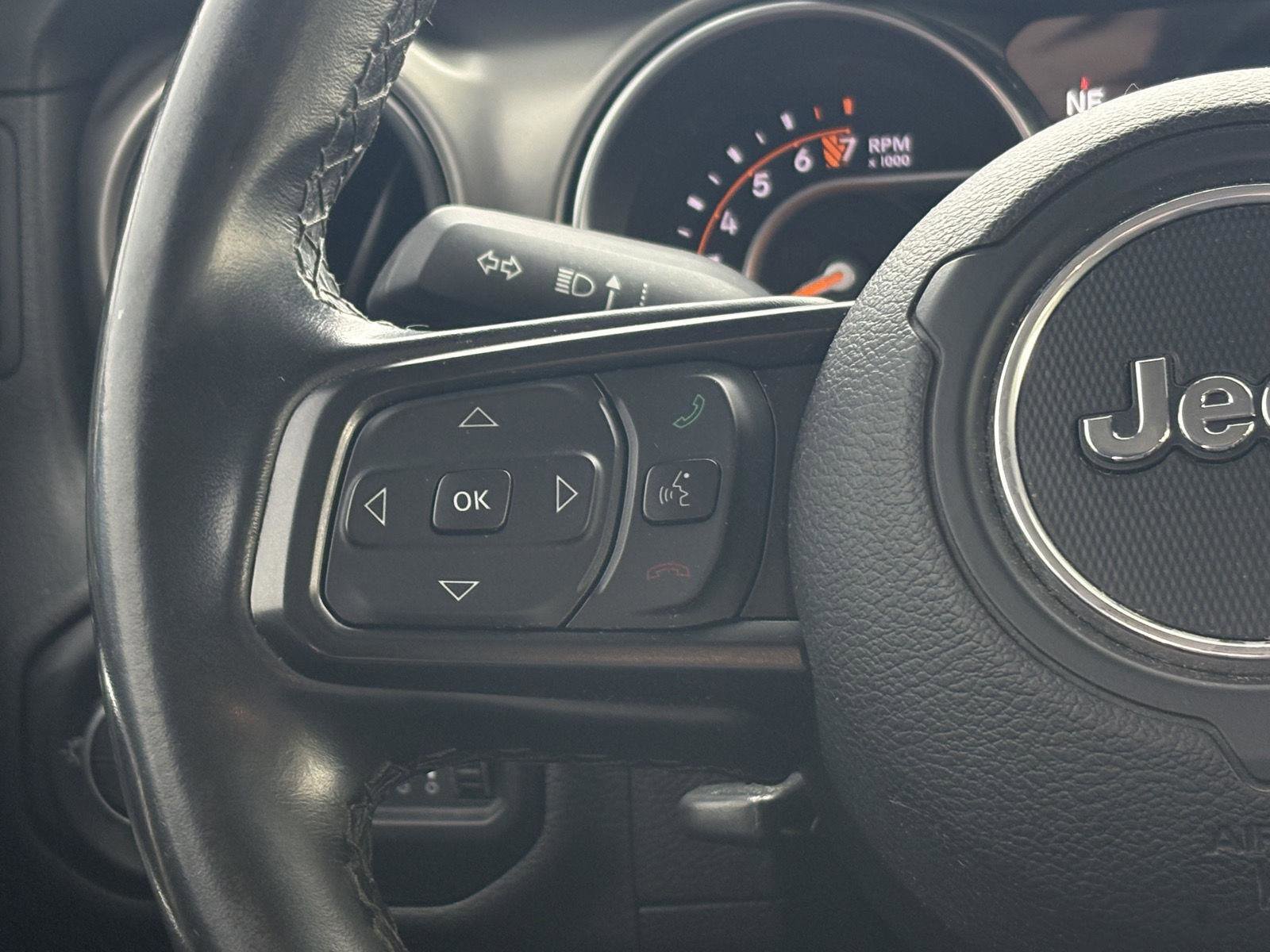 Used 2021 Jeep Gladiator Sport image 9