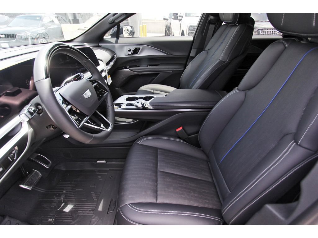 New 2027 Cadillac Lyriq Luxury AWD/4WD image 6