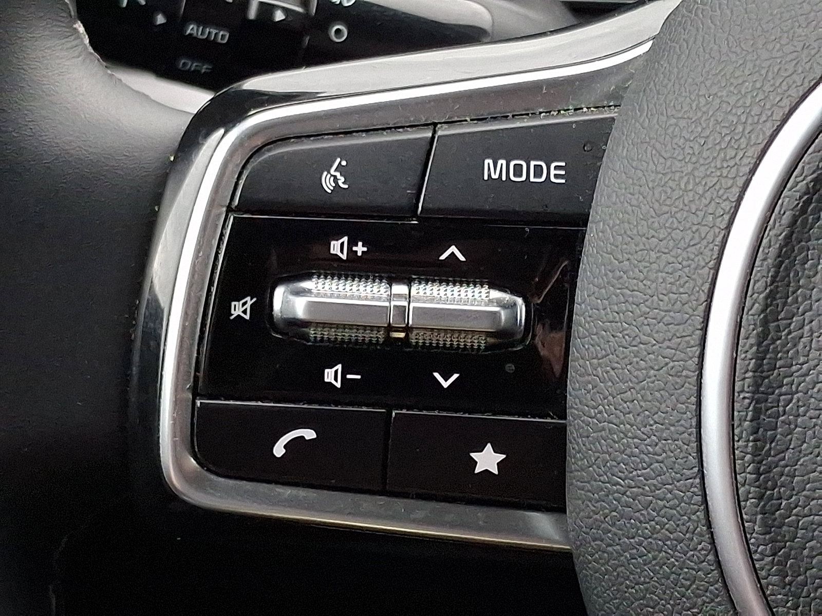 Used 2025 Kia Sorento EX AWD/4WD image 21