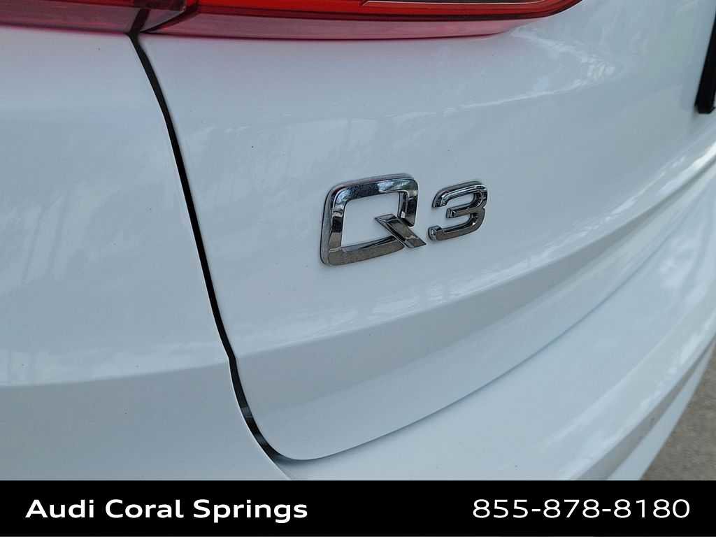 Used 2020 Audi Q3 2.0T Premium image 15