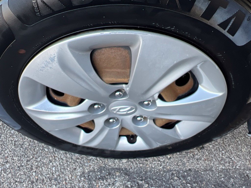 Used 2016 Hyundai Elantra SE FWD image 35