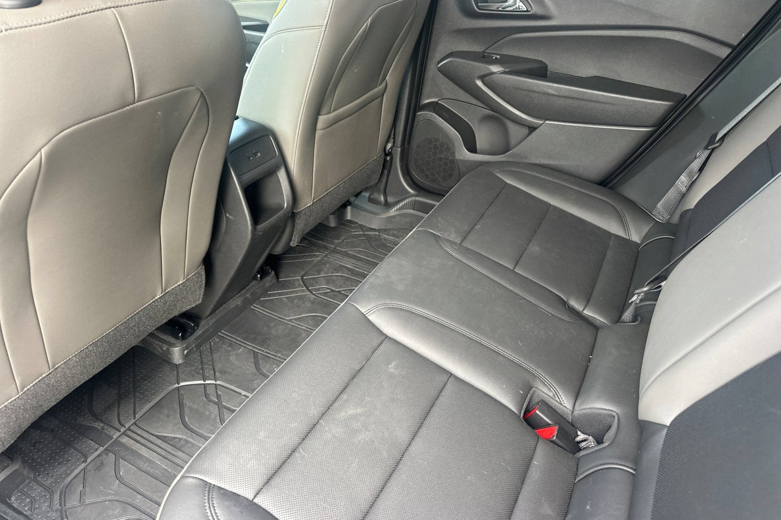 Used 2026 Chevrolet Trax ACTIV w/ Sunroof Package FWD image 14
