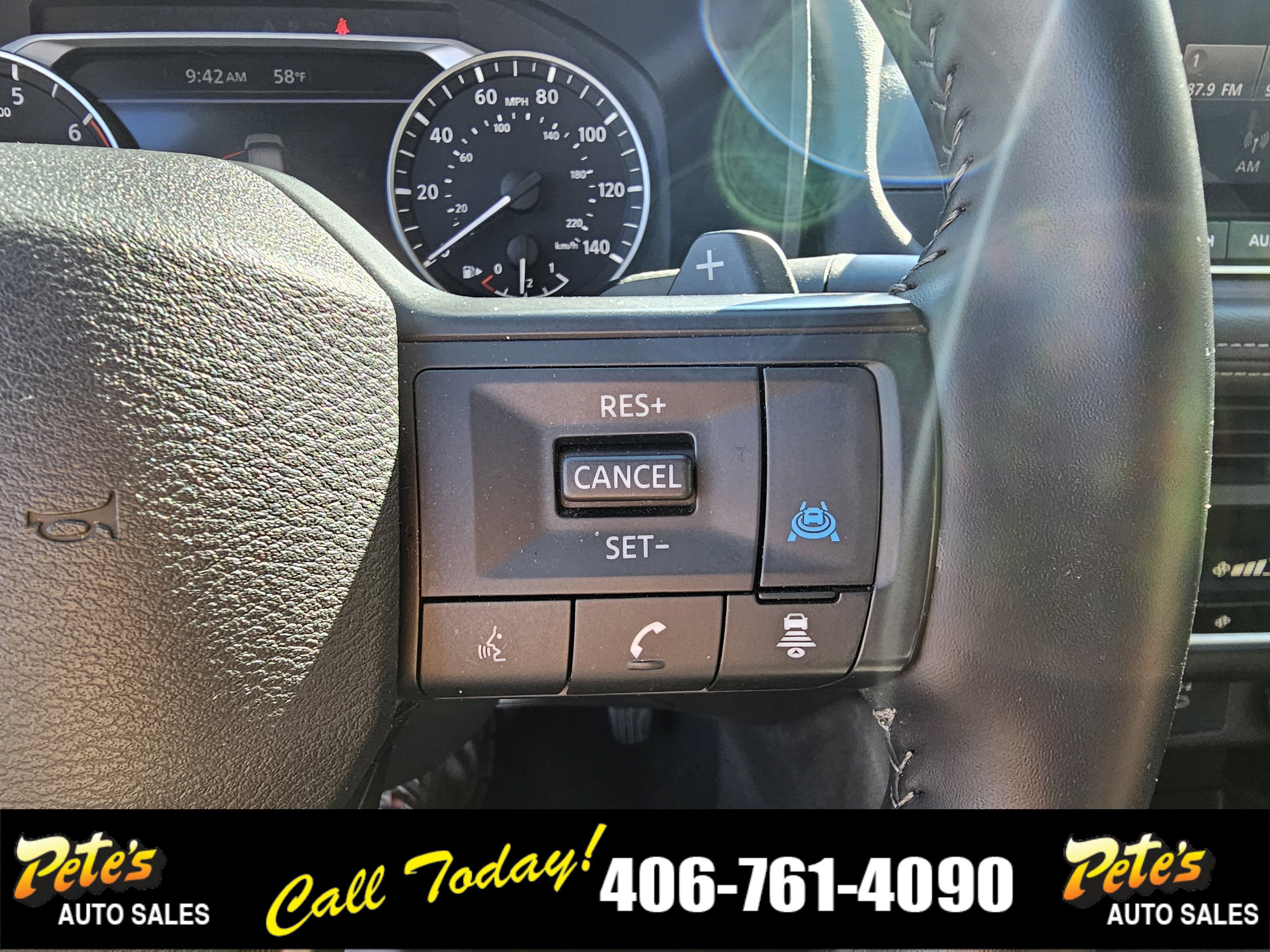 Used 2025 Nissan Rogue SV image 28