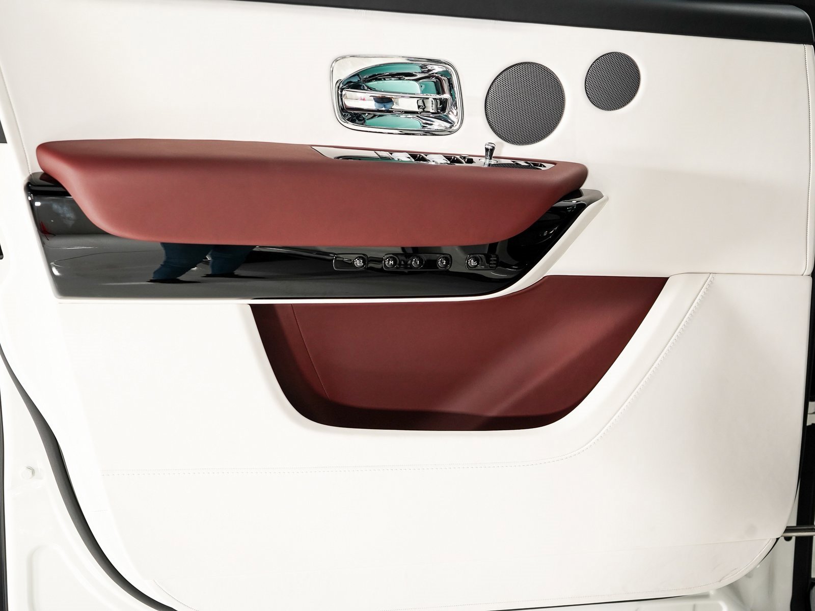 Certified 2025 Rolls-Royce Cullinan image 12