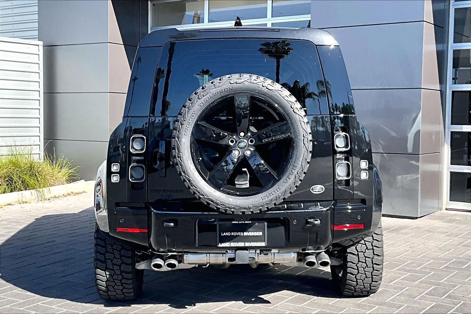 Used 2023 Land Rover Defender 110 V8 image 4