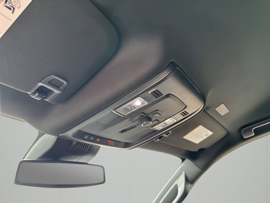 Certified 2025 GMC Yukon Denali AWD/4WD image 39