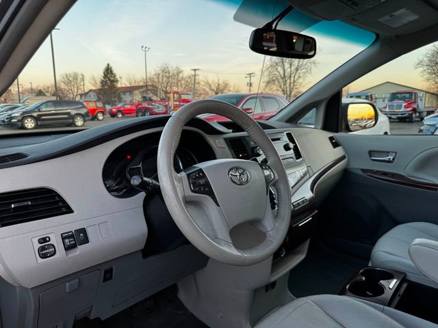 Used 2012 Toyota Sienna XLE AWD/4WD image 11