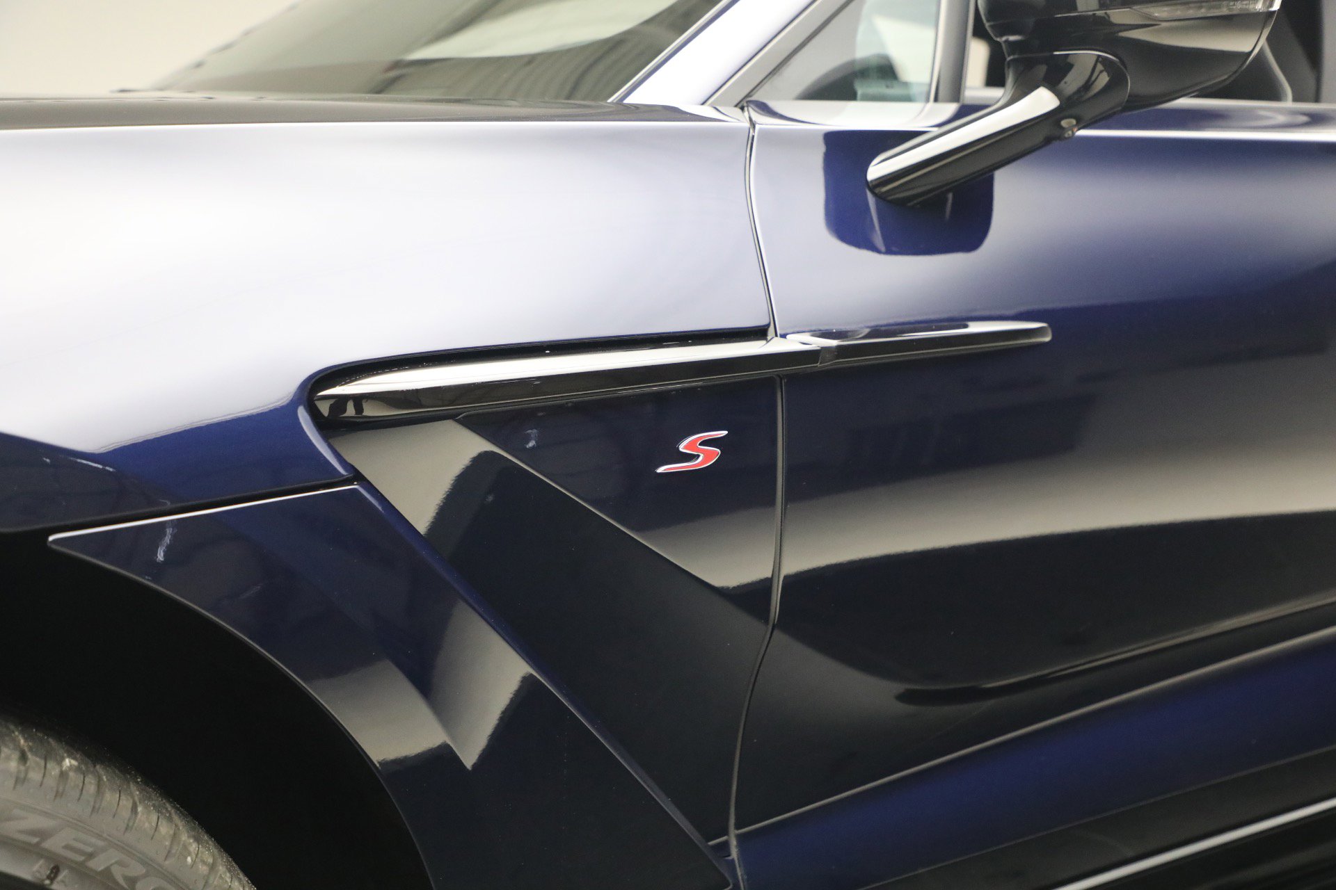 New 2026 Aston Martin DBX S image 41