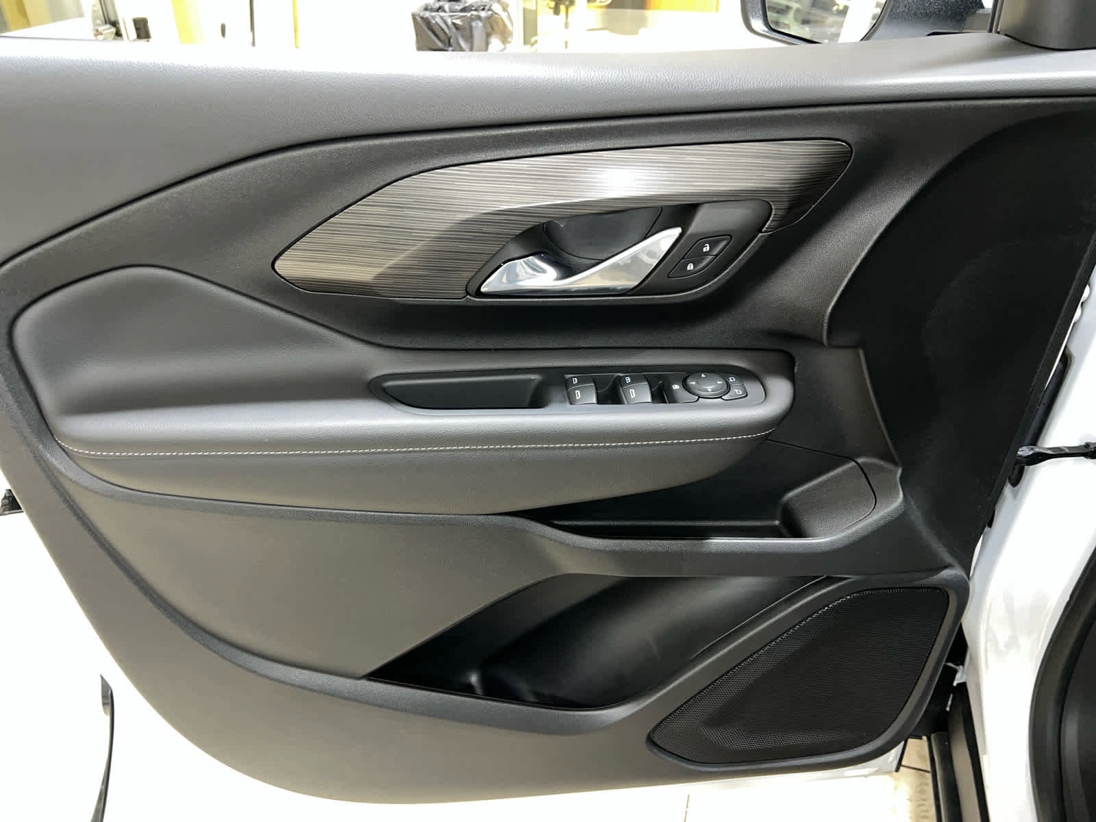 Used 2023 GMC Terrain SLE image 16