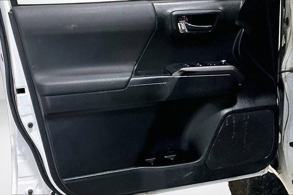 Used 2017 Toyota Tacoma SR5 image 21