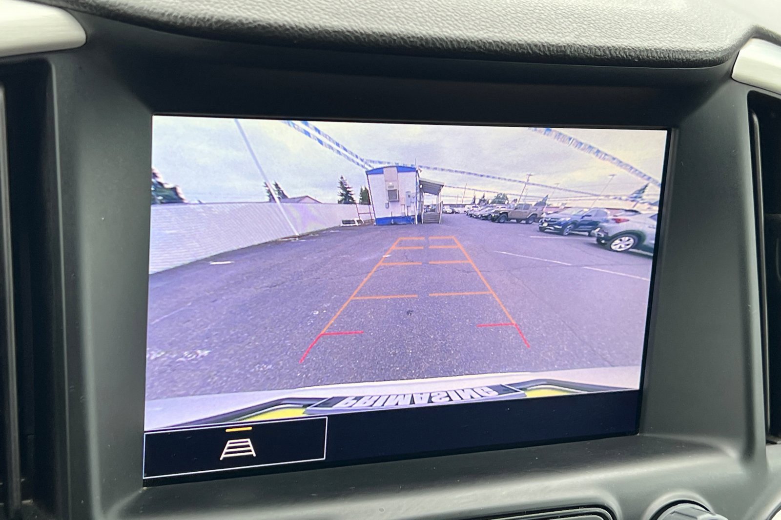 Used 2023 GMC Terrain SLT image 16