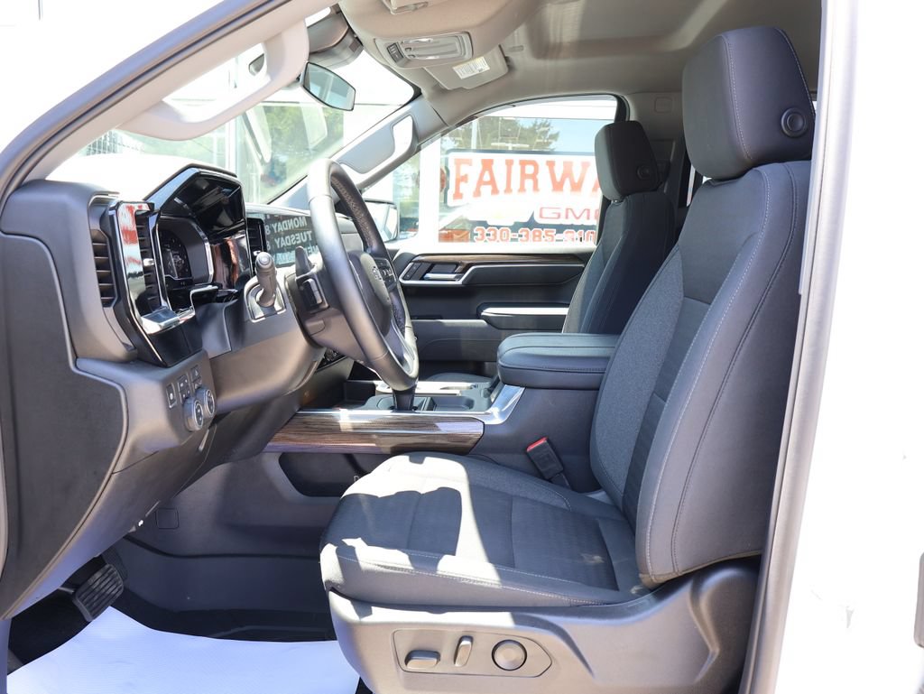 Certified 2025 Chevrolet Silverado 1500 RST w/ Max Trailering Package AWD/4WD image 14
