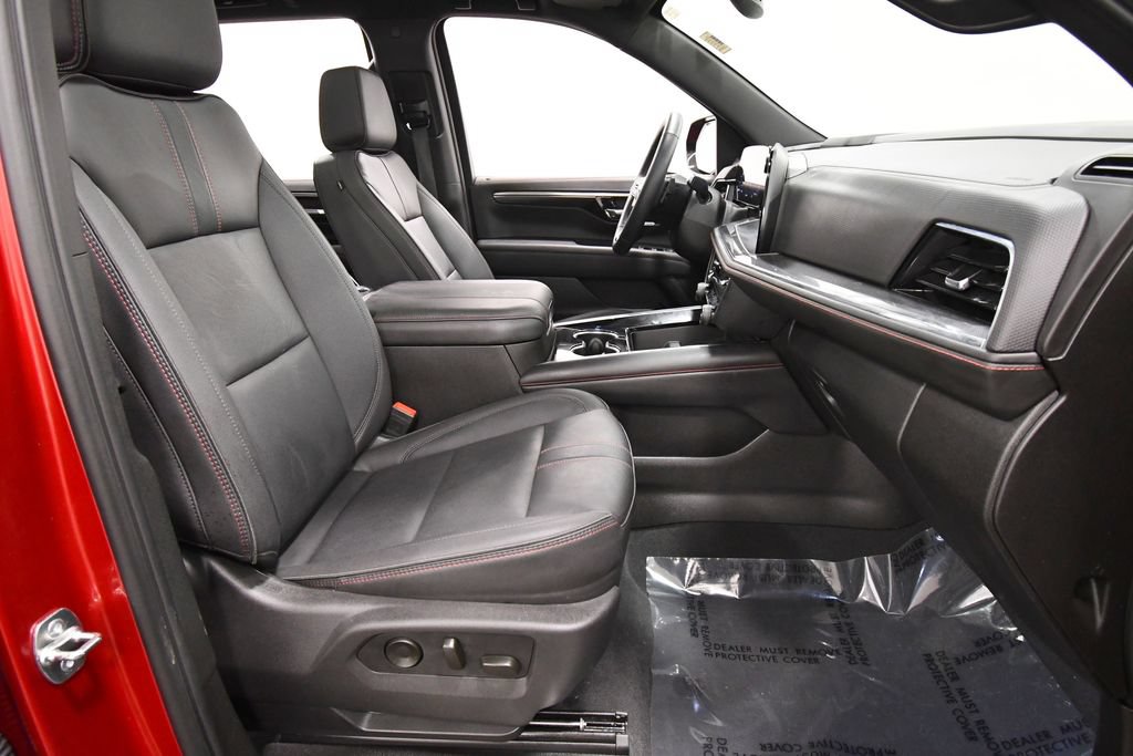 Used 2025 Chevrolet Tahoe RST w/ Comfort Package AWD/4WD image 19