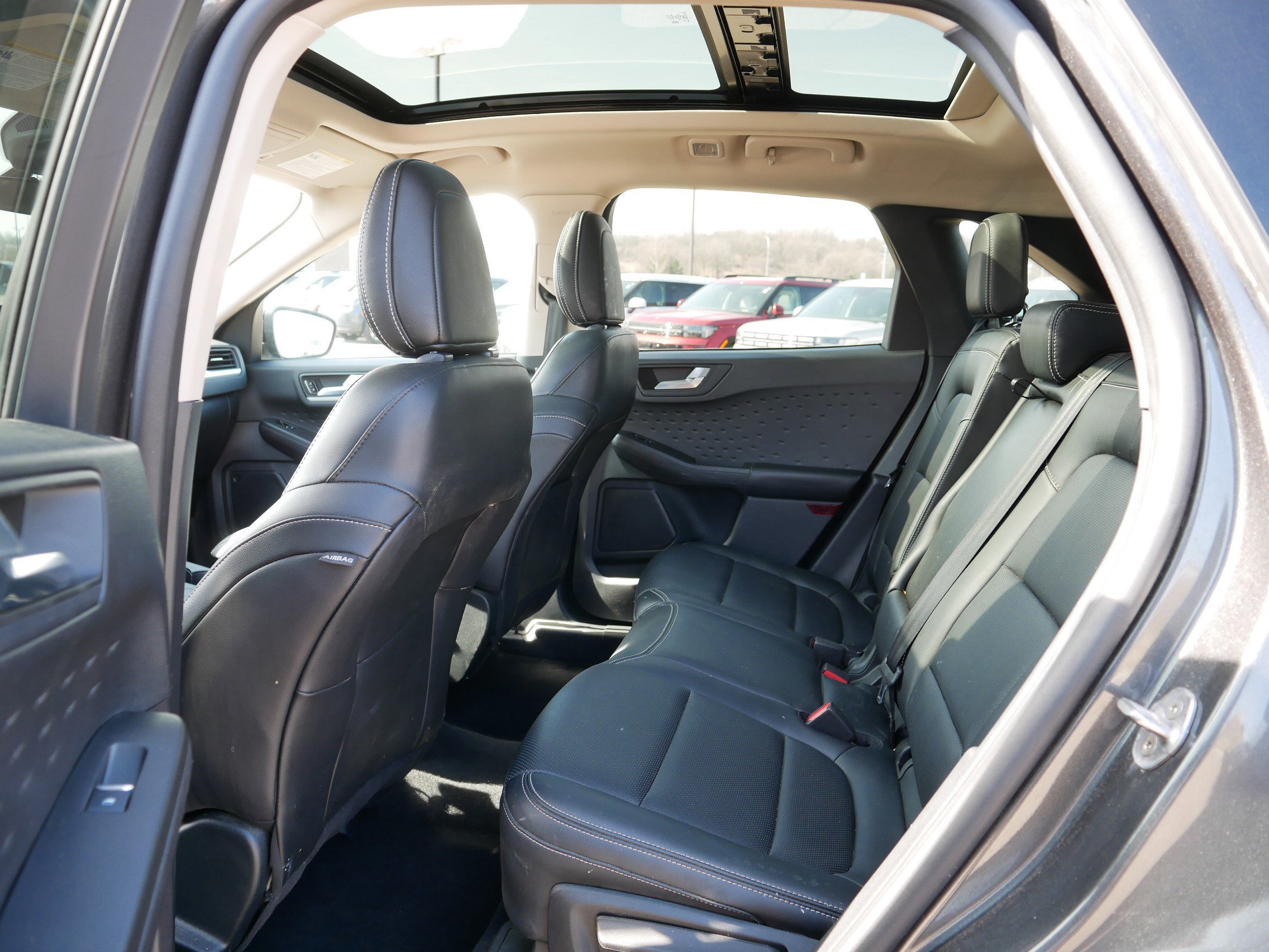 Used 2020 Ford Escape SE Sport image 16